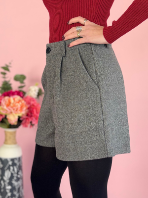 Short sastrero elegante color gris de mujer